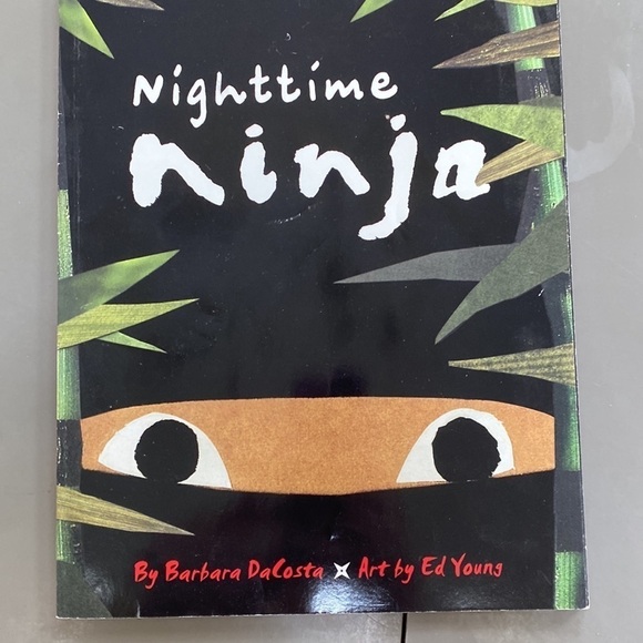 Set of 4. kids books. Paperback - Picture 7 of 7